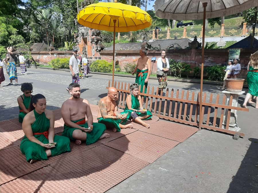 Bali: Purification at Tirta Empul Temple - Guides who make the difference