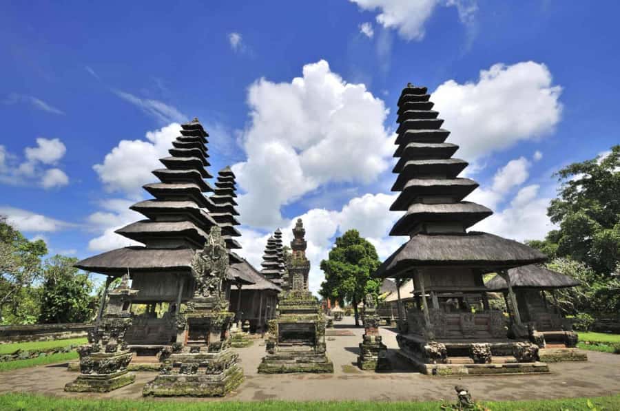 Bali: Sacred Temples and Sunset Private Tour - Goa Gajah and the carved entrance at Bedulu