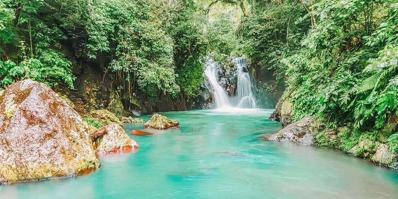 Bali: Secret Garden, Ulun Danu Temple and Waterfall Tour - The early start pays off at Ulun Danu Beratan