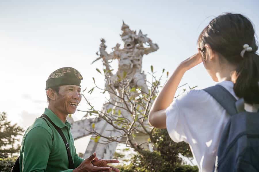 Bali: Skip-the-line Uluwatu Temple and Kecak Fire Dance Tour - The monkey problem is real