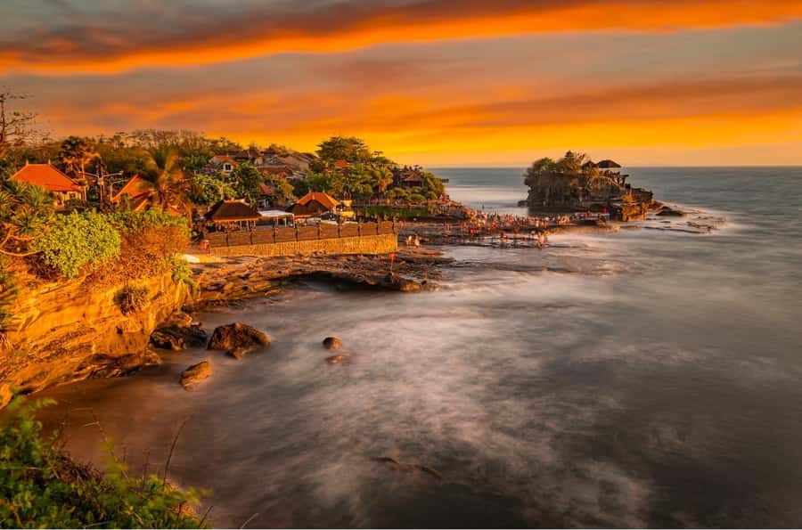 Bali: South Coast Uluwatu, Tanah Lot, and Jimbaran Day Trip - Suluban Beach, caves, and the Blue Point view