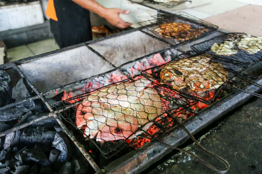 Bali Sunset: Uluwatu Temple, Kecak Dance and Jimbaran Bay - Practical tips for a smoother evening