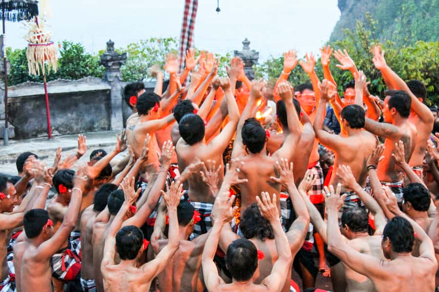 Bali Sunset: Uluwatu Temple, Kecak Dance and Jimbaran Bay - Getting there by private car from Bali’s resort areas