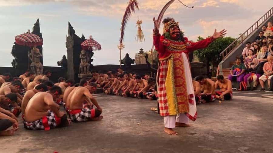 Bali: Sunset Uluwatu Temple & Kecak Fire Dance Private Tour - A closer look at the evening schedule