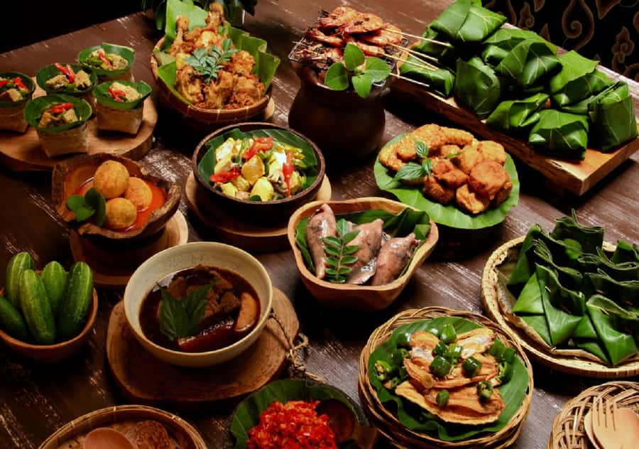 Bali: Taman Ayun and Tanah Lot Temple Sunset Tour - Starting at Taman Ayun’s garden temple
