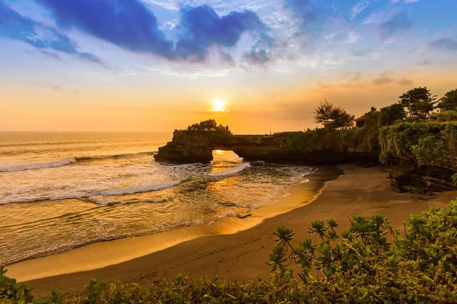 Bali: Tanah Lot, Jatiluwih Terrace, & Ulundanu Beratan Tour - Who should book this tour