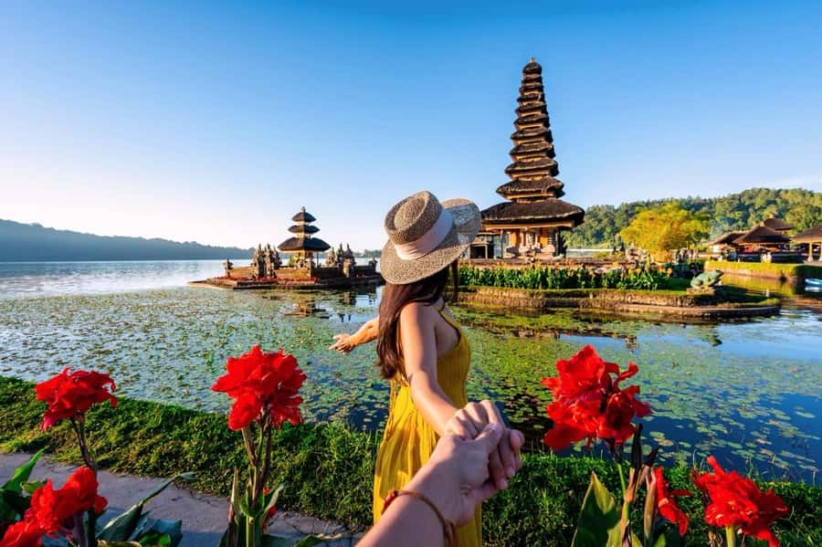 Bali: Tanah Lot, Jatiluwih Terrace, & Ulundanu Beratan Tour - Tanah Lot and Bali’s ocean temple
