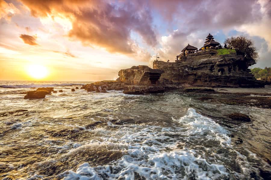 Bali: Tanah Lot Temple Half Day Sunset Tour - Why Tanah Lot works so well at sunset