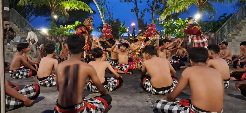 Bali: Tanah Lot Temple Sunset Kecak & Fire Dance Show Ticket - Watching the Ramayana through chant and fire
