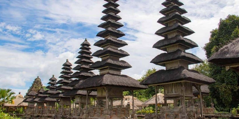 Bali: Tanah Lot Temple Sunset Kecak & Fire Dance Show Ticket - Choosing between a ticket-only visit and a guided tour