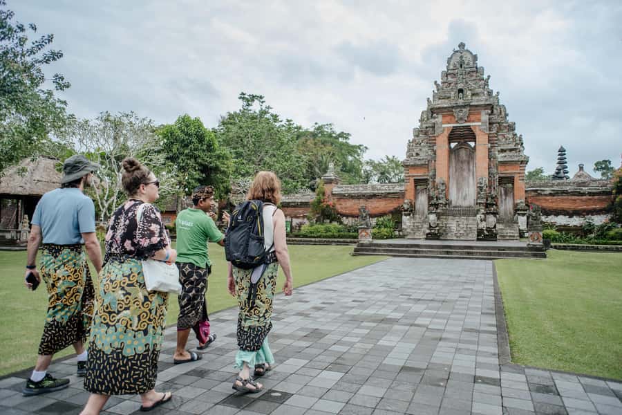 Bali: Tanah Lot UNESCO World Heritage Sites Full-Day Tour - Tanah Lot and the final light