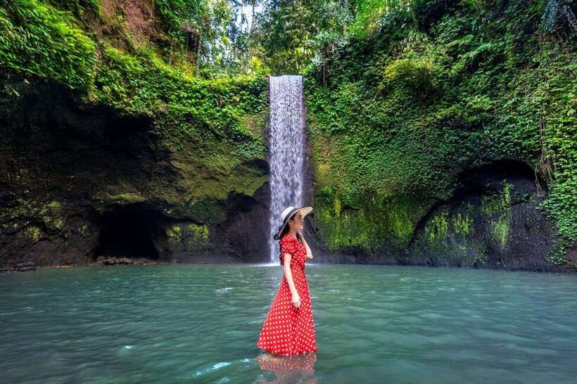 Bali: Ubud Tour with Tirta Empul Temple and Rice Terrace - Kanto Lampo Waterfall: a strong first stop