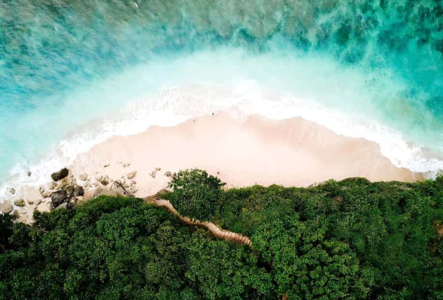 Bali: Uluwatu Beaches Tour with Padang Padang and Suluban - A private car makes the logistics easier