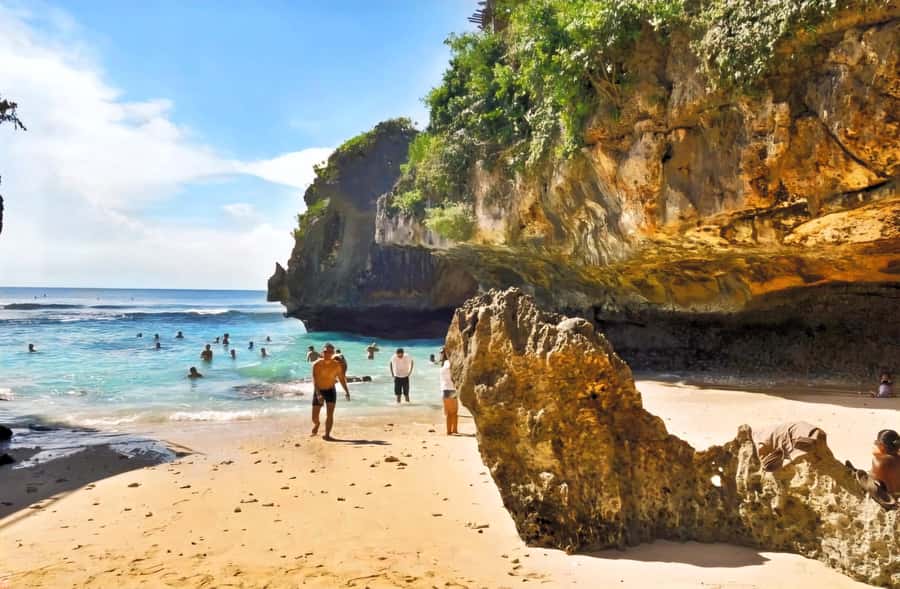 Bali: Uluwatu Beaches Tour with Padang Padang and Suluban - Is $42 a fair price?