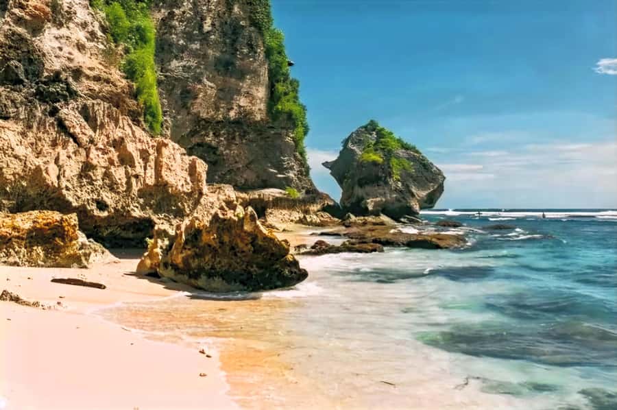 Bali: Uluwatu Beaches Tour with Padang Padang and Suluban - Who will enjoy this Uluwatu beach tour?