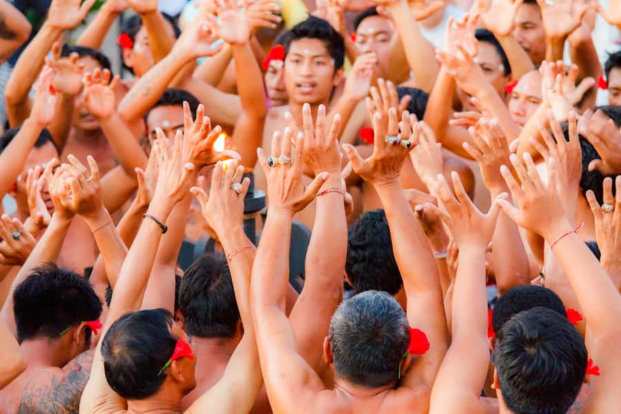 Bali: Uluwatu Kecak and Fire Dance Show Entry Ticket - Why Uluwatu’s sunset setting matters