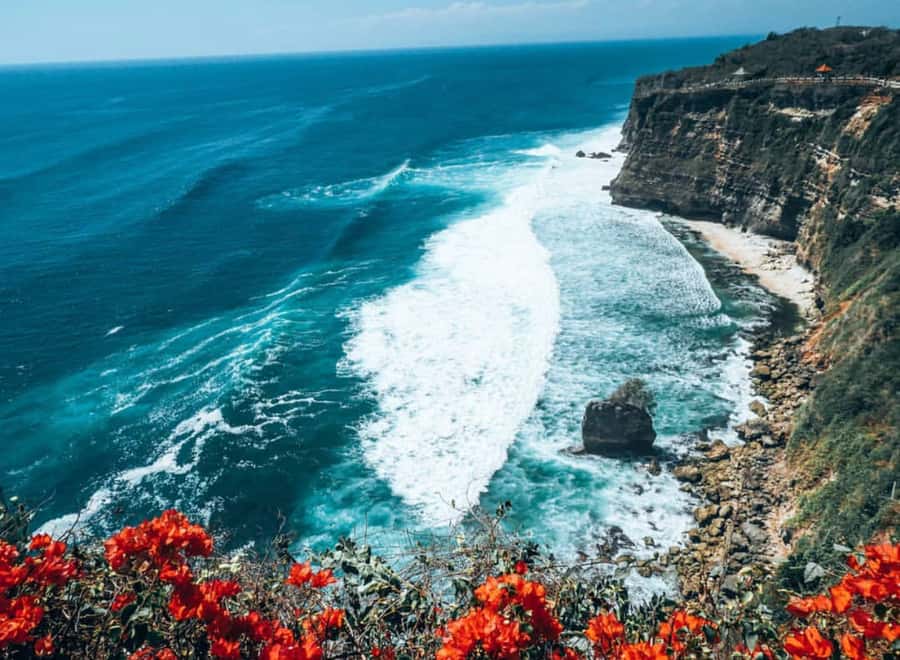 Bali: Uluwatu Temple Tour with Optional Kecak Dance Ticket - Why Uluwatu Temple works best near sunset