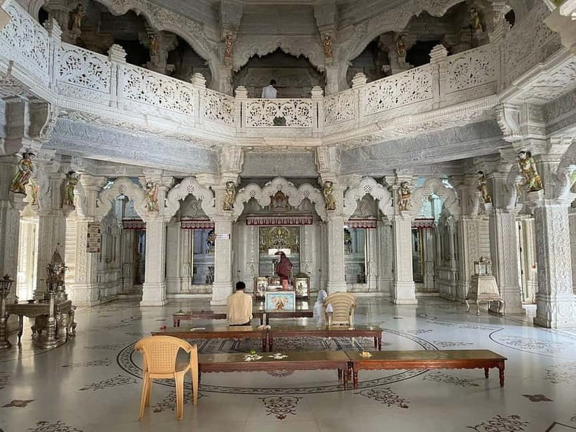 Bangalore: Palace, Temples, Fort & Markets Walking Tour - Walking conditions, clothing, and comfort