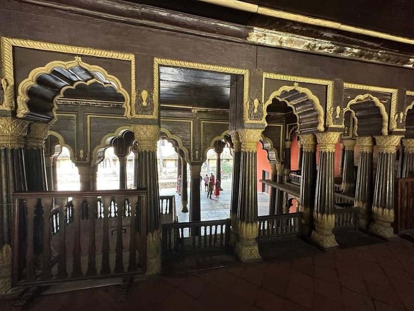 Bangalore: Palace, Temples, Fort & Markets Walking Tour - Starting beneath the teak beams of Tipu’s palace