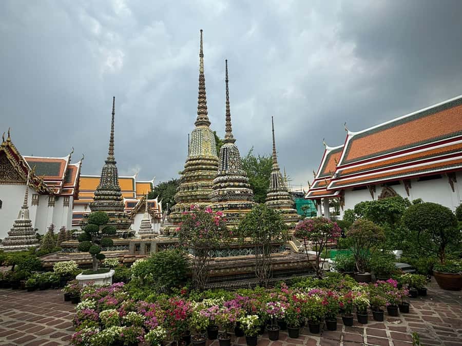 Bangkok 3-Major Royal Temples Walking Tour - What the guide adds to the $96 price