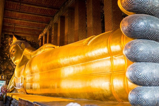 Bangkok Best Two Temples Emerald & Reclining Buddha + GrandPalace - Wat Pho and the reclining Buddha