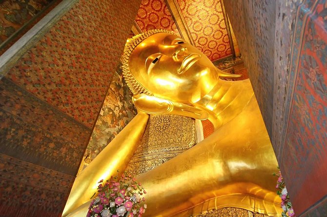 Bangkok Best Two Temples Emerald & Reclining Buddha + GrandPalace - What the guide adds to the visit