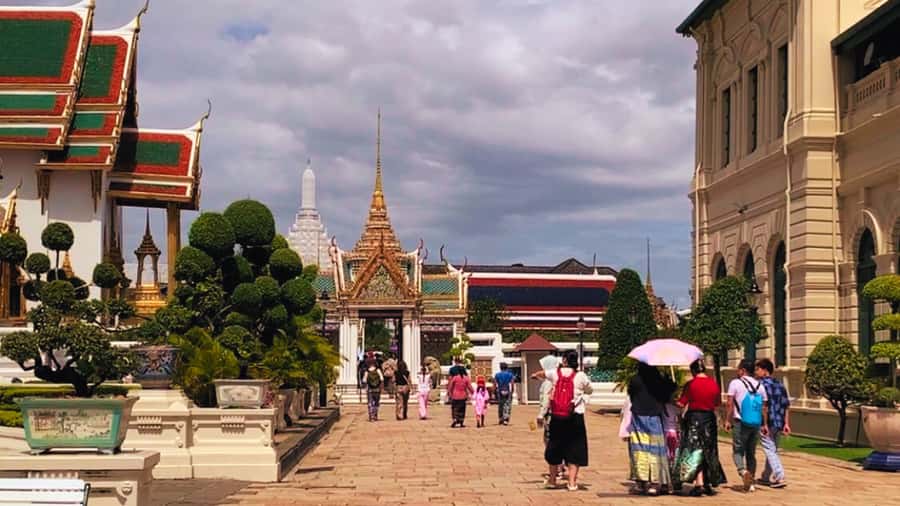 Bangkok: City Highlights Private Tour with Palace & Temples - Following Ratchadamnoen Avenue to the Marble Temple