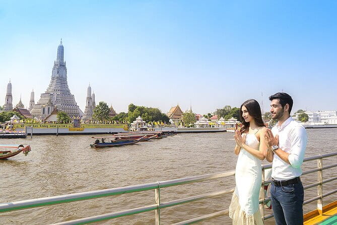Bangkok Classic 3-Temples With Buffet Lunch Day Tour - The ferry ride connects two sides of Bangkok