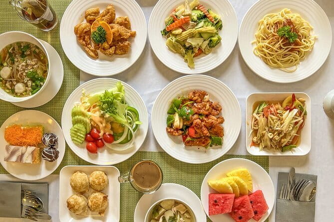 Bangkok Classic 3-Temples With Buffet Lunch Day Tour - Who gets the best value from this tour