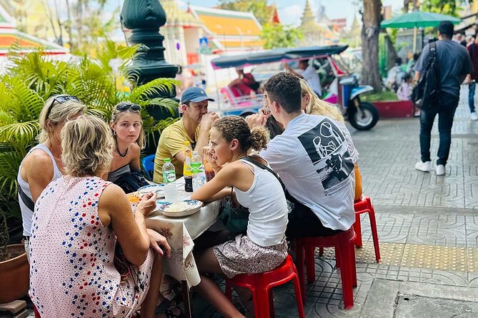 Bangkok Day Tour: Food, Temple & Tuk-Tuk - Bangkok Old City in a short 15-minute stop