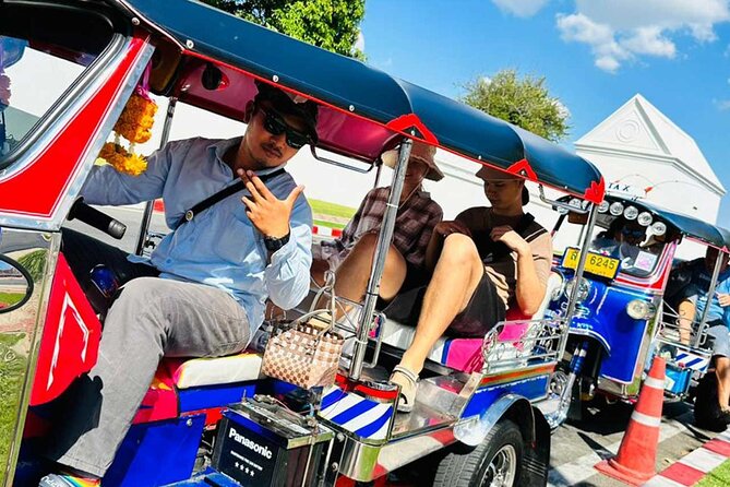 Bangkok Day Tour: Food, Temple & Tuk-Tuk - Thai dessert at Natthaporn Coconut Ice Cream