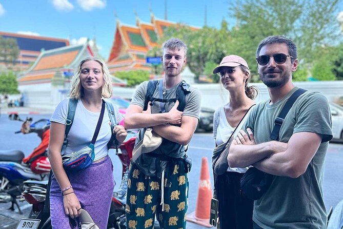 Bangkok Day Tour: Food, Temple & Tuk-Tuk - Talat Noi’s narrow lanes and murals