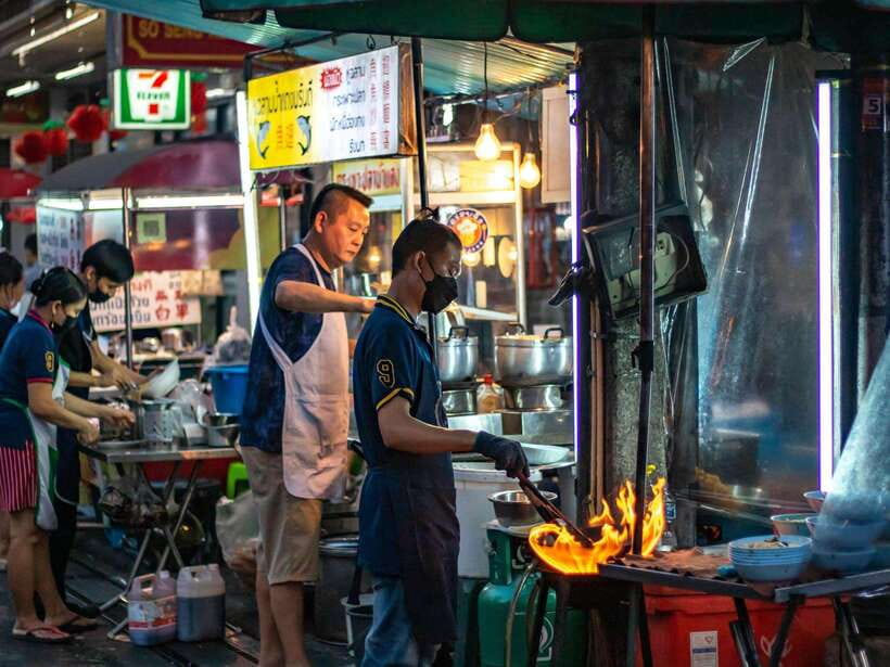 Bangkok: Evening Tour with Wat Arun, Wat Pho & Tuk Tuk Ride - What to wear and bring