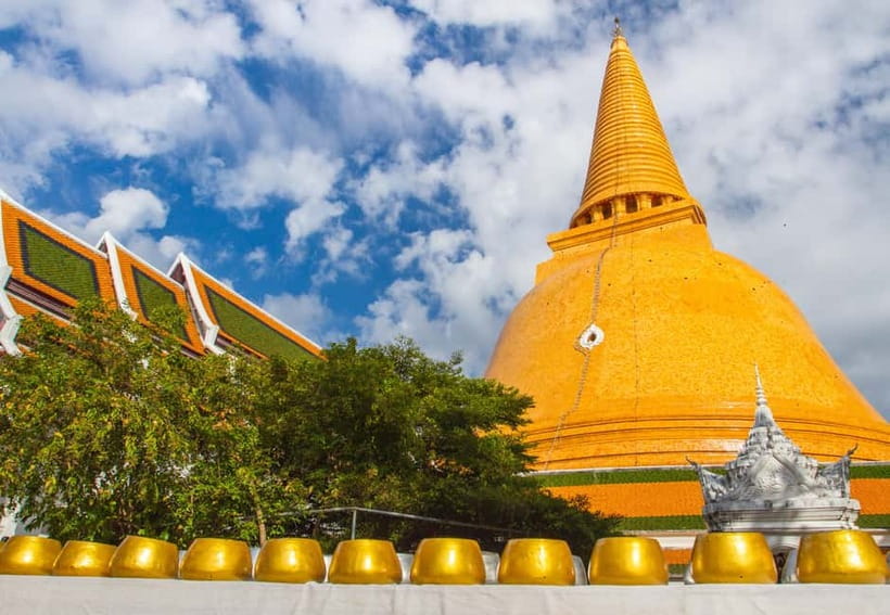 Bangkok: Floating Market, Phra Pathom Pagoda & Cafes Tour - Phra Pathom Chedi brings a quieter middle chapter