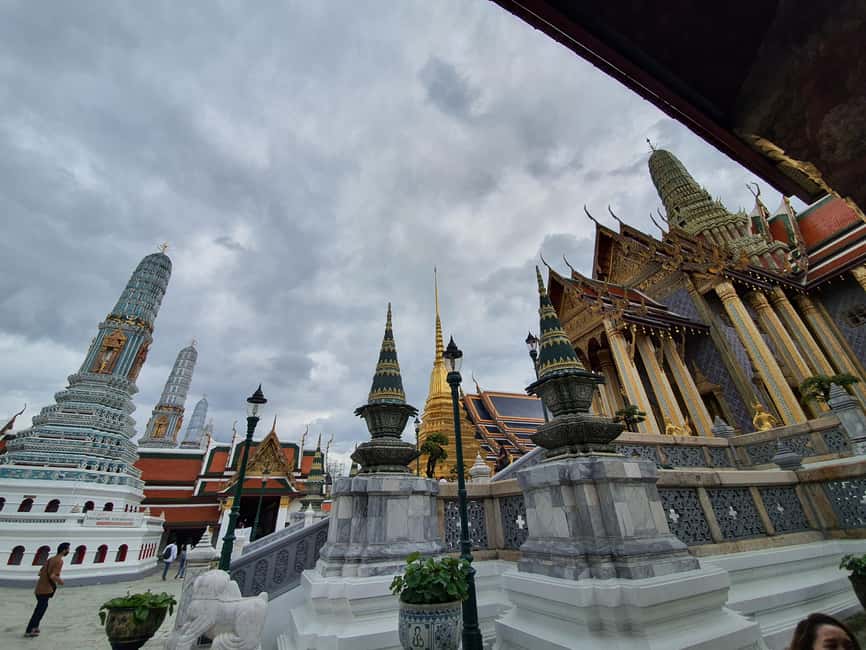 Bangkok: Grand palace and Iconic temple Half-Day Private - Wat Pho and the Reclining Buddha