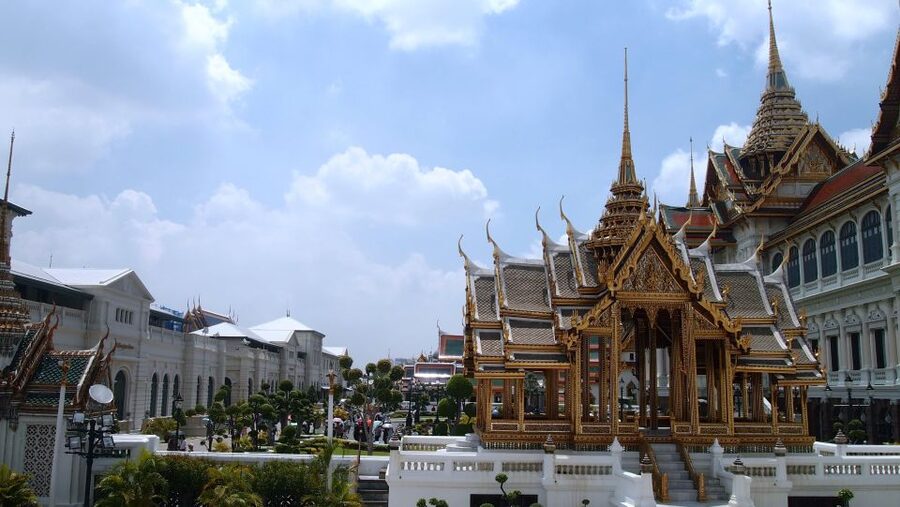 Bangkok: Grand palace and Iconic temple Half-Day Private - Riding Bangkok like a local