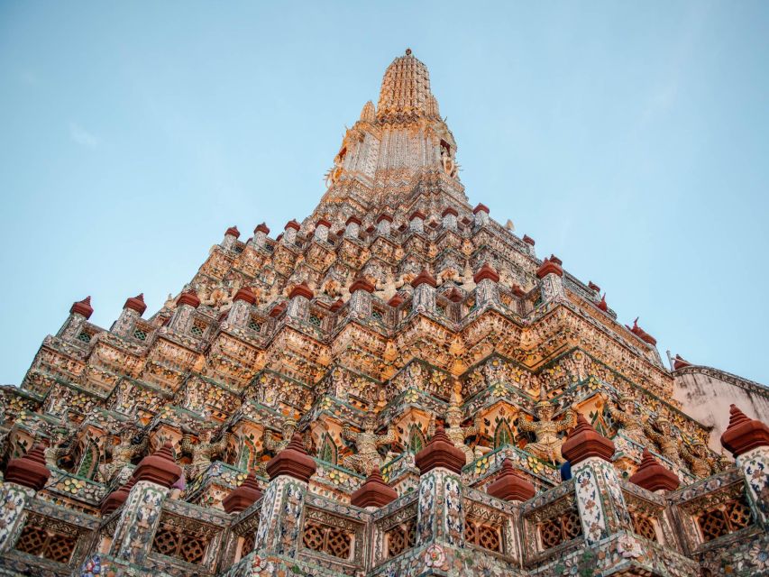 Bangkok: Grand Palace and Wat Arun Guided Walking Tour - A 10-minute tuk tuk ride to Tha Tian