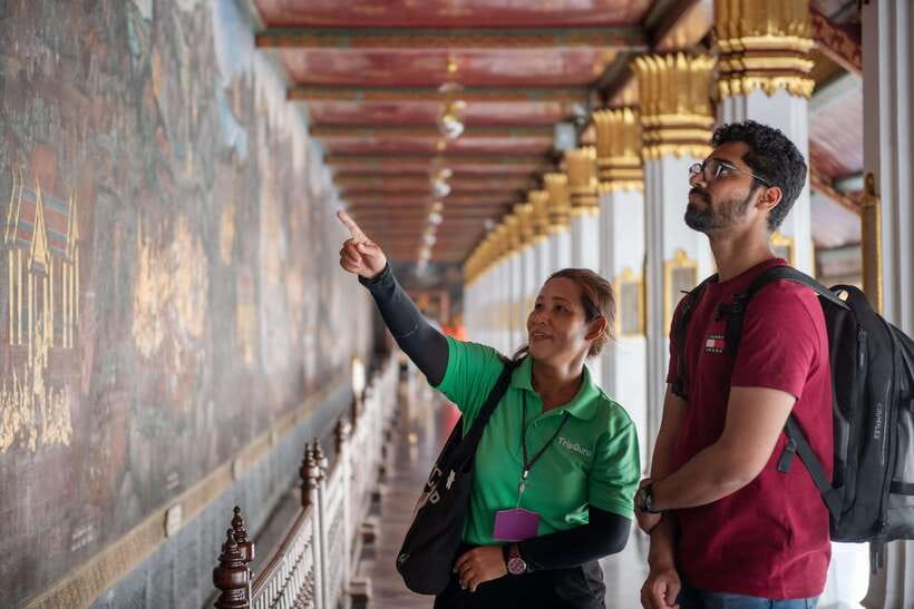 Bangkok: Grand Palace and Wat Phra Kaew Guided Walking Tour - The guide can make the difference