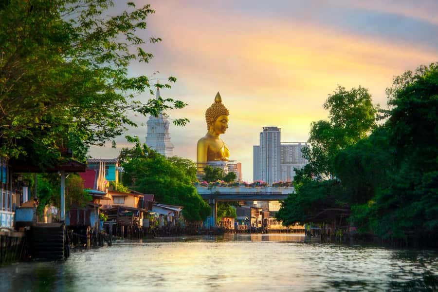Bangkok: Grand Palace, Wat Arun & Giant Buddha Iconic Tour - Key points to know before booking