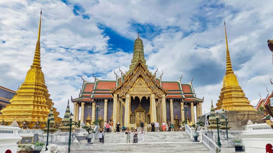 Bangkok: Grand Palace, Wat Arun & Giant Buddha Iconic Tour - Two hours inside the Grand Palace