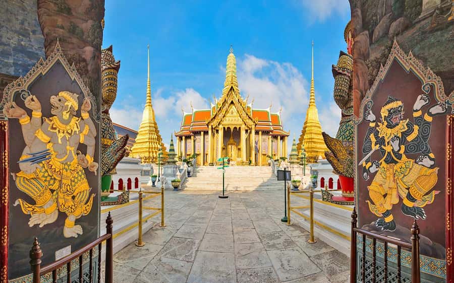 Bangkok: Grand Palace, Wat Arun & Giant Buddha Iconic Tour - The 105-minute ride to Wat Arun