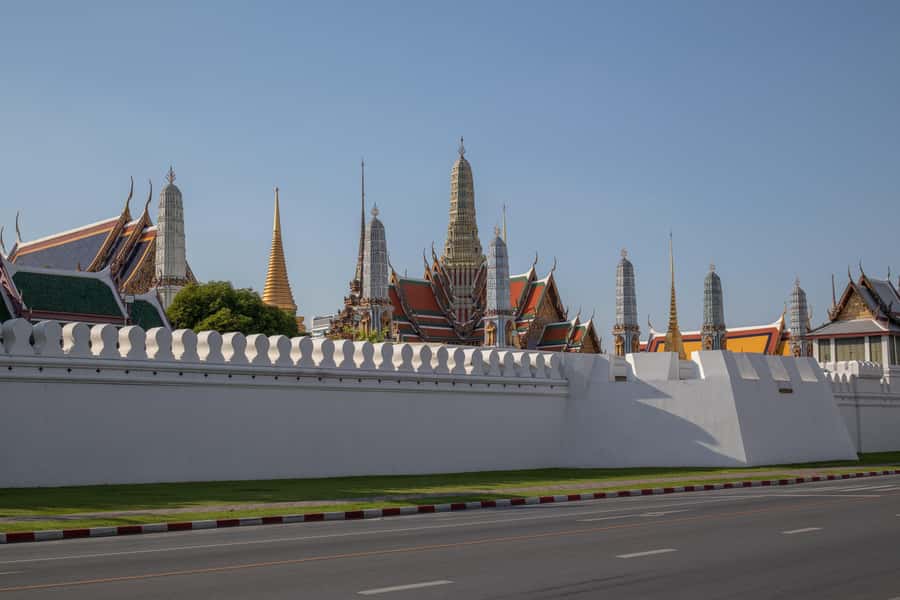 Bangkok: Grand Palace, Wat Pho and Wat Arun - Who should choose this Bangkok tour