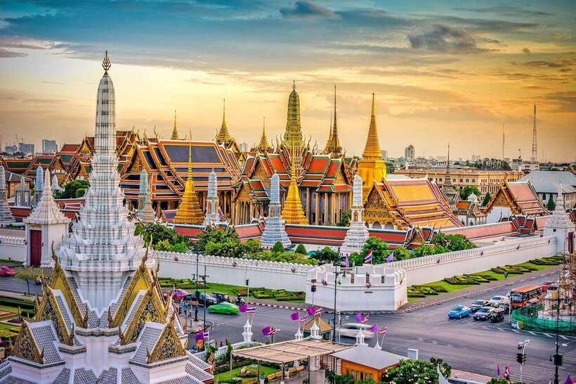 Bangkok: Grand Palace, Wat Pho, and Wat Arun Guided Tour - Wat Pho and the 46-meter Reclining Buddha