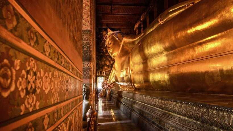 Bangkok: Grand Palace, Wat Pho, and Wat Arun Guided Tour - A five-hour walk in Bangkok’s heat