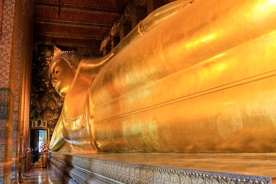 Bangkok: Grand Palace, Wat Pho, and Wat Arun Private Tour - Wat Phra Kaew is the spiritual center of the visit