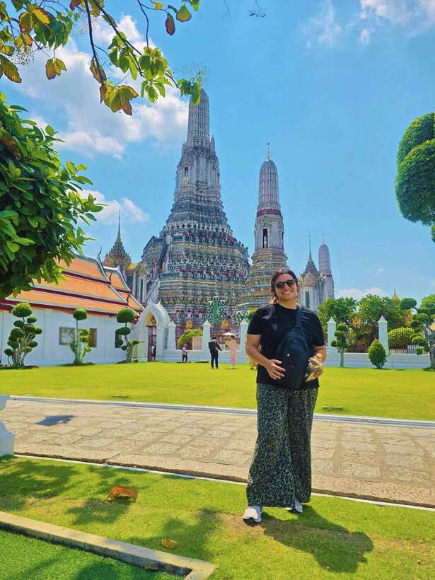 Bangkok: Grand Palace, Wat Pho, Wat Arun and Wat Sa Ket Tour - Lunch gives the day a needed pause