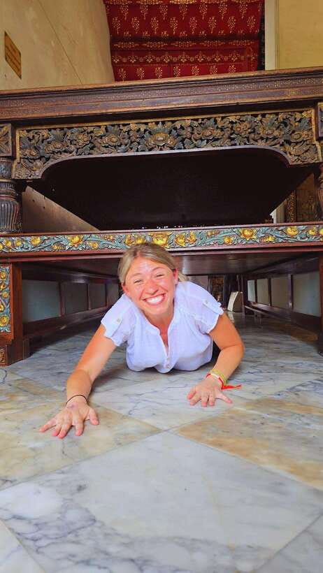 Bangkok: Grand Palace, Wat Pho, Wat Arun and Wat Sa Ket Tour - Crossing to Wat Arun and its porcelain prang