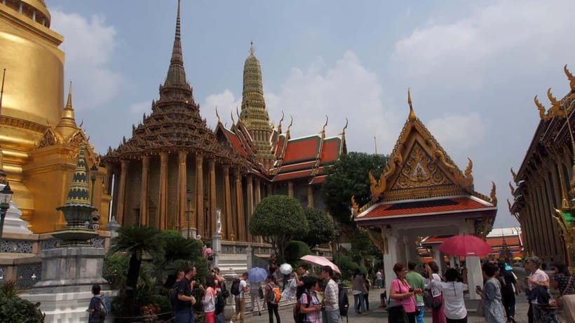 Bangkok: Grand Palace, Wat Pho, Wat Arun Sacred & Local Tour - Wat Pho and the Reclining Buddha