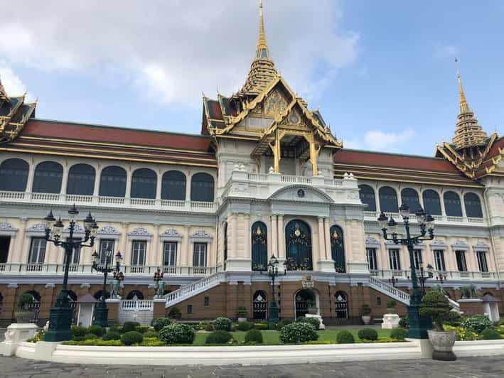 Bangkok: Grand Palace, Wat Pho & Wat Arun Tour in Italian - Crossing to Wat Arun by local ferry