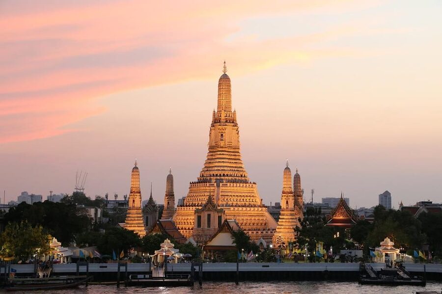 Bangkok: Grand Palace, Wat Pho & Wat Arun Tour in Italian - What the $46 price really covers